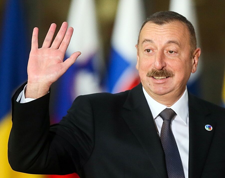 Azerbaycan

                                    
                                    
                                    
                                    
                                    Azerbaycan cumhurbaşkanı İlham Aliyev 
                                
                                
                                
                                
                                