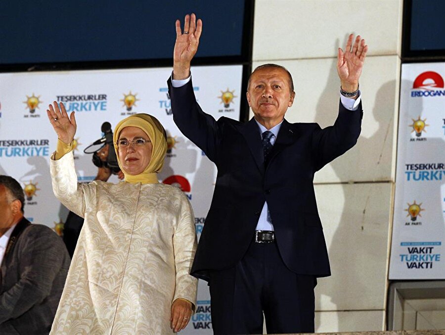 Cumhurbaşkanı Erdoğan ve eşi Emine Erdoğan
