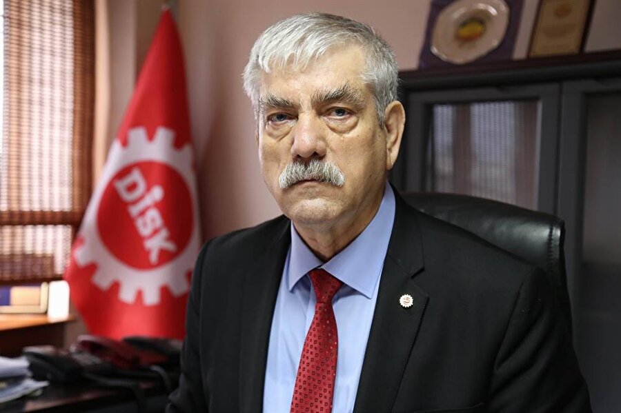 Kani Beko

                                    
                                    DİSK başkanlığından siyasete girmek için istifa eden Kani Beko CHP'den İzmir milletvekili oldu.
                                
                                