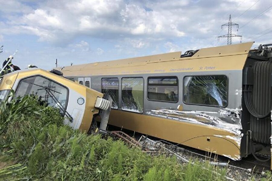 Tren kazası böyle görüntülendi.