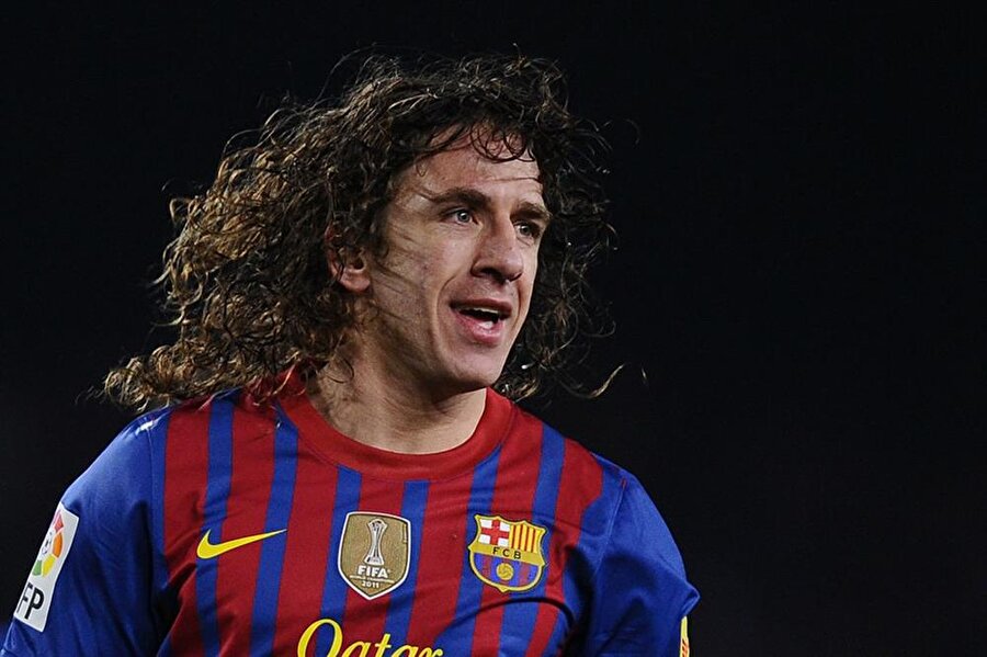 Carles Puyol

                                    Barcelona'nın bir diğer unutulmaz ismi Carles Puyol'un saçları da hafızalardan silinir gibi değil.
                                