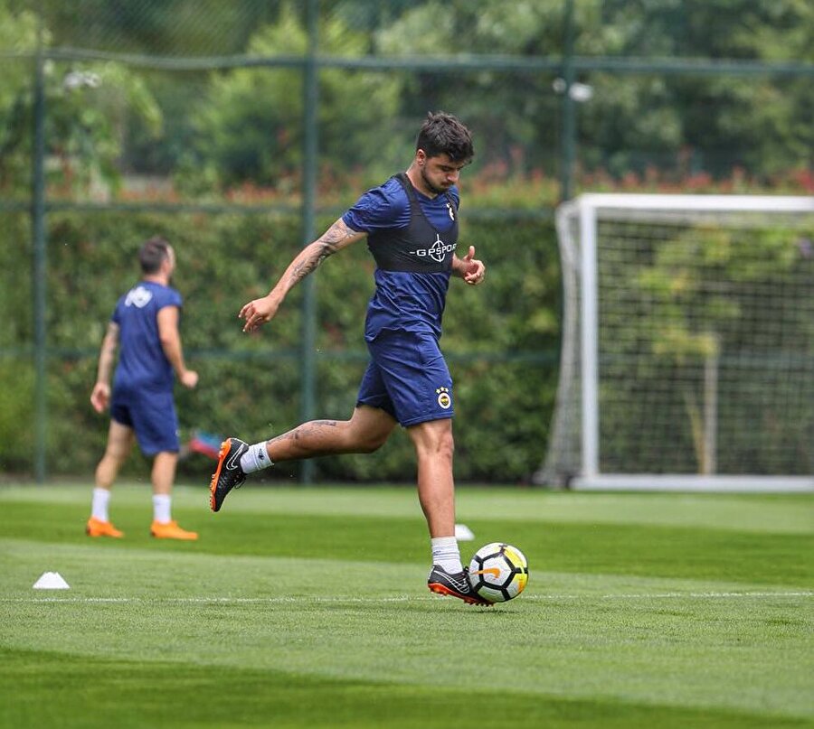 Ozan Tufan performansıyla Cocu'ya mesaj verdi.