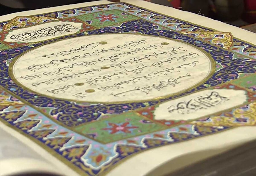 Vakıf çalışanları bu tür çalışmalarla Afganistan'da geleneksel hat sanatlarını canlandırmayı hedefliyor.