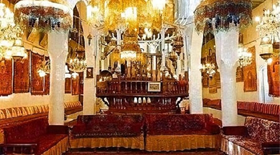 14. Jobar Sinagogu
Bir savaş kurbanı da Suriye’de Ortaçağ’dan kalan antik Jobar Sinagogu. Sinagogun MS 720 yılında yapıldığı biliniyor. Şam’da hükümet güçleri ile muhalifler arasında yaşanan çatışmada zarar gören tarihi eser tamamen yıkıldı.
