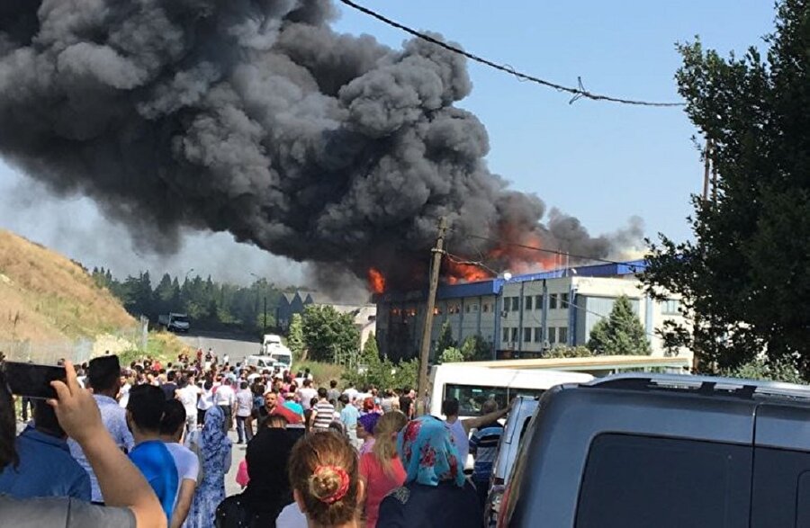 Hadımköy'de fabrika yangını