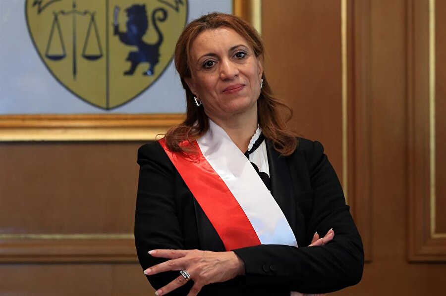 54 yaşındaki Suad Abdurrahim, 2011 yılında Zeynel Abidin bin Ali'nin devrilmesi sonrası yapılan ilk genel seçimde de Nahda milletvekili olarak meclise girmişti.
