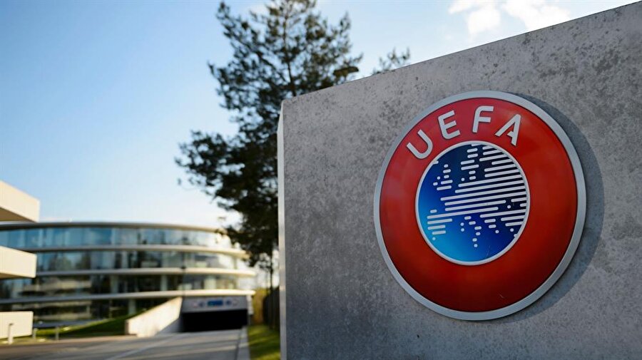 UEFA'dan tarihi karar!