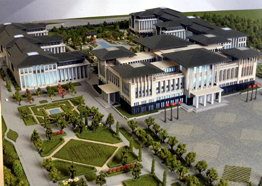 "Türkiye kültür atmosferine çok büyük katkısı olacak."

                                    Cumhurbaşkanı Recep Tayyip Erdoğan'ın açıkladığı Rami Kışlası projesine ilişkin de görüşlerini belirten Karagöz, Kültür ve Turizm Bakanlığınca yapılması planlanan bu yeni kütüphanenin Türkiye kültür atmosferine çok büyük katkısı olacağını söylüyor. Karagöz, Ankara'daki Cumhurbaşkanlığı Külliyesi'nde de büyük bir kütüphane inşasının başladığına işaret ederek, "Orada da 5 milyon kitap olacağı belirtildi. Rami Kışlası'nda 7 milyon kitaptan bahsediliyor, bunlar çok ciddi rakamlar. Yani dünya kütüphaneleriyle boy ölçüşebilecek rakamlar ama İstanbul gibi kültür ve sanatın dünya çapında merkezi olan bir yer için bunun yeterli olacağına ihtimal vermiyorum." diyor.
                                