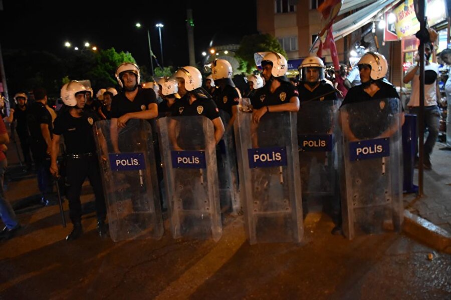 Gaziantep'te bir kız çocuğunu taciz ettiği iddia edilen şüpheliyi linç edilmekten polis kurtardı