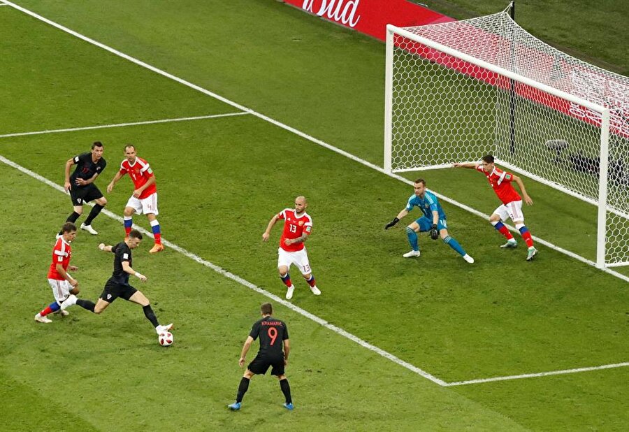 Perisic'in direğe takıldığı an...