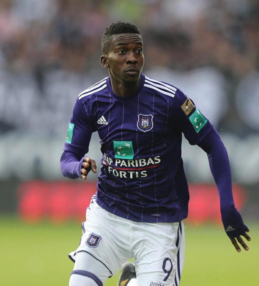 Galatasaray'ın KAP'a bildirdiği Henry Onyekuru kimdir?