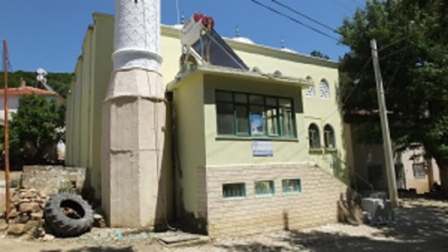 Burhaniye’de Kırtık Camine hayırsever güzelliği