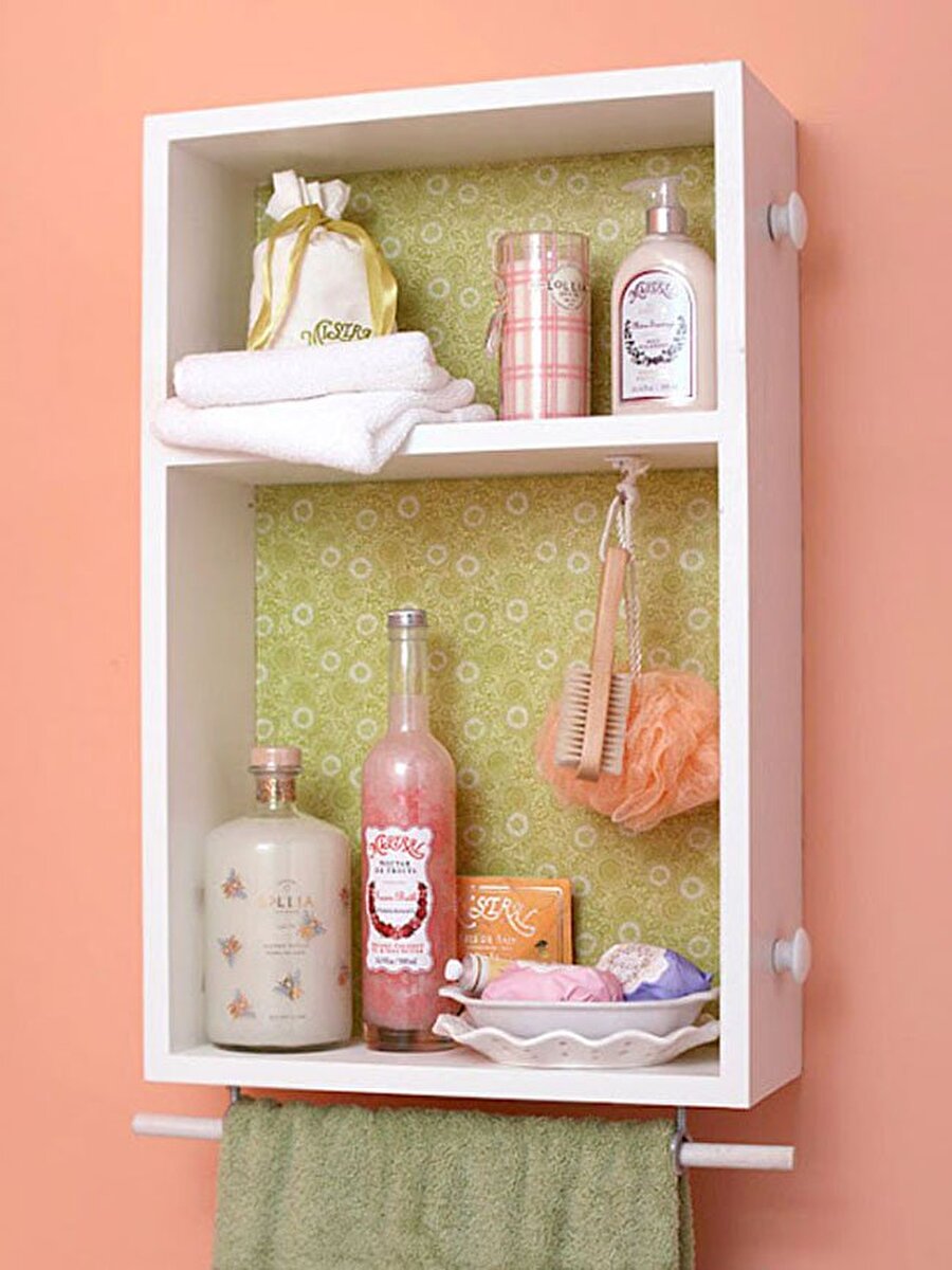 Banyo dolaplarına destek!
Vintage sevenler için oldukça başarılı bir tasarım önerisi; kullanılmayan çekmeceler banyo duvarlarına! Özellikle, vintage trendlerini yakından takip edenler için ideal bir seçim...