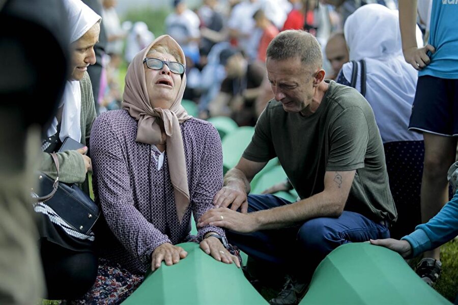 Srebrenitsa kurbanlarından 35'i daha 11 Temmuz'da düzenlenen törenle toprağa verildi.