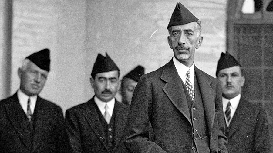 Irak Krallığı'nın ilk kralı olarak tahta oturan Faysal bin Hüseyin, Hâşimî ailesinin bir üyesiydi.