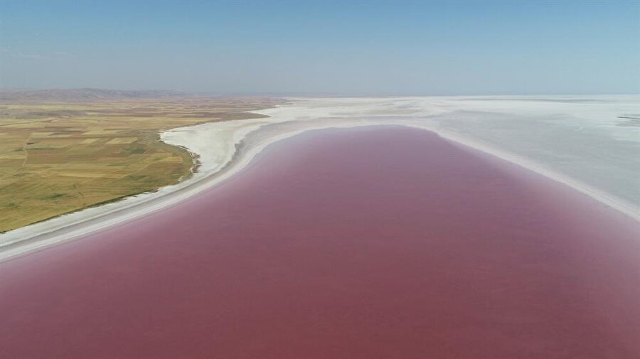 Tuz Gölü'nün 'kırmızı beyaz' güzelliği