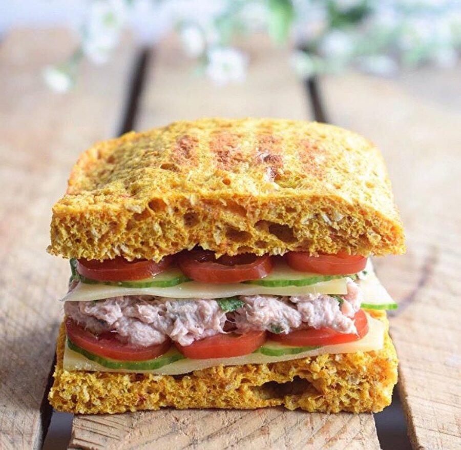 ​Ton balıklı soğuk sandviç
