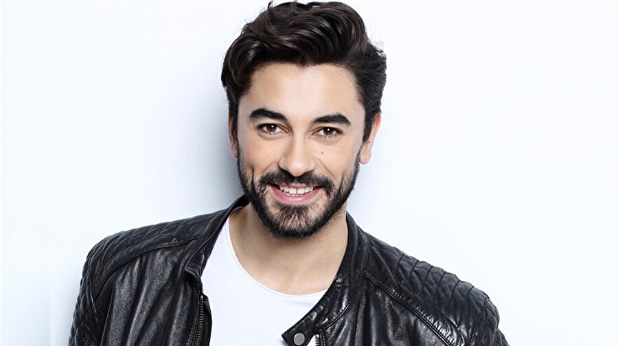 Gökhan Alkan
Son olarak Kalp Atışı adlı dizide rol alan oyuncu Gökhan Alkan, 8 Aralık 1987 tarihinde dünyaya geldi. Aralık ayında 31 yaşını dolduracak olan ünlü oyuncu, bedelli askerlikten yararlanabilecek.