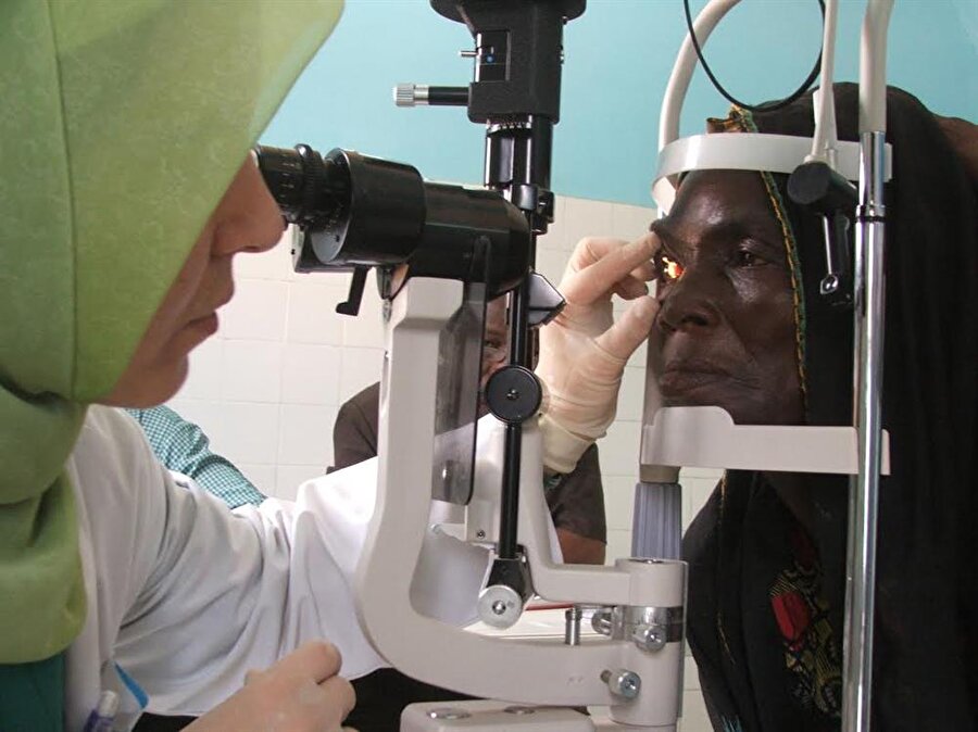 Sağlık Bakanlığı'ndan 1 milyon Afrikalı'ya katarakt ameliyatı