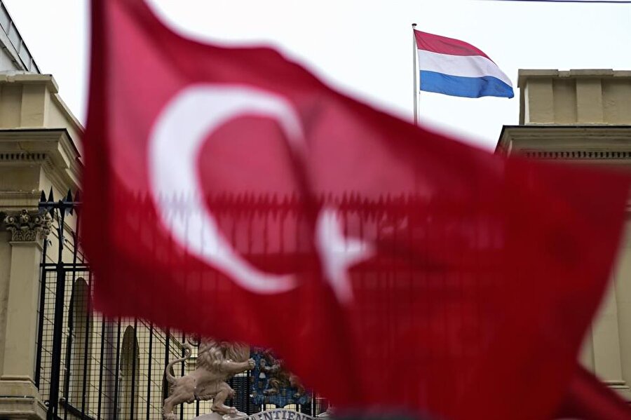 Türkiye ve Hollanda'dan normalleşme kararı!