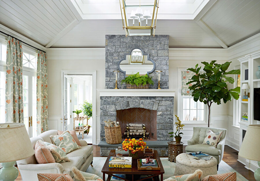 Şömine salona çok yakışıyor