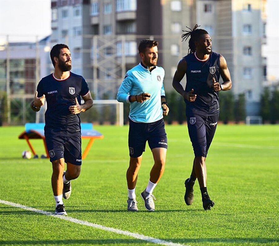 Arda Turan & Adebayor