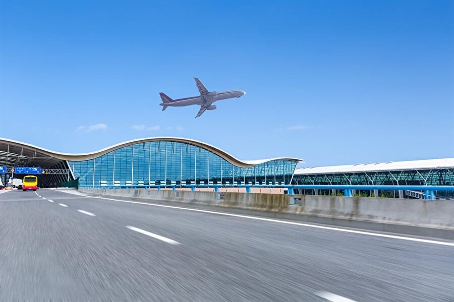 Brest Airport, Fransa (Brest kelimesinin okunuşu, göğüs anlamına geliyor)
