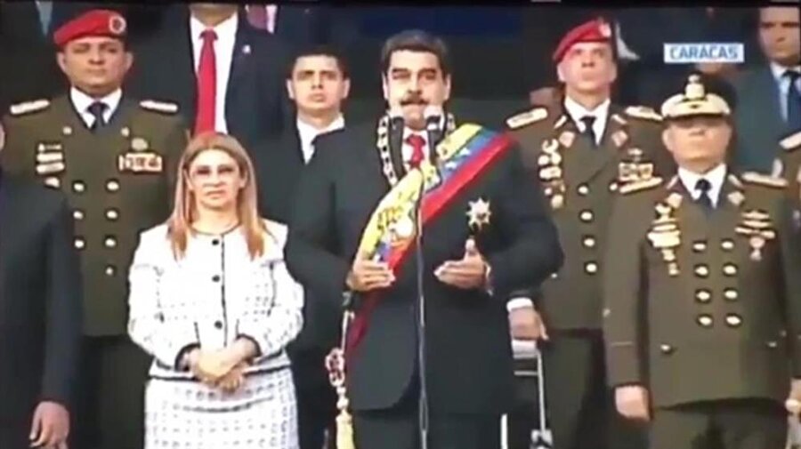 Venezuela Devlet Başkanı Maduro saldırıyı yara almadan atlattı.