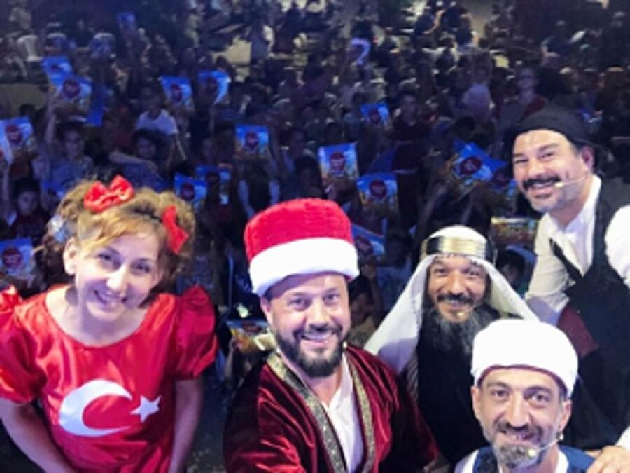 Geleceğe Gülümsüyorlar