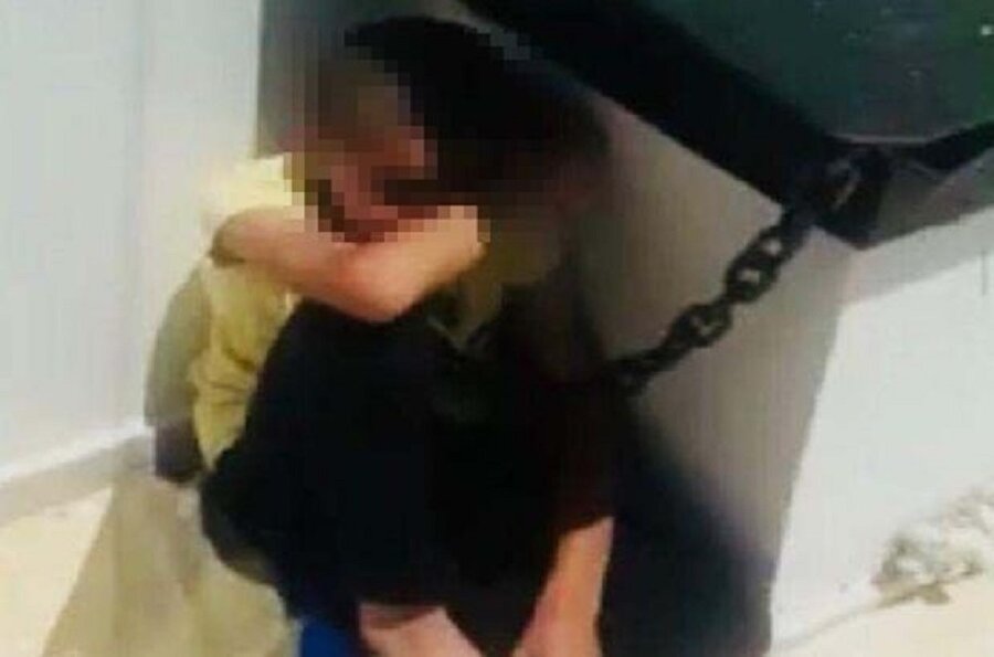 Çocuğu zincirden kurtaran ekipler, Y.Y.’nin kendisini babasının bağladığını söylemesi üzerine İ.H.Y.'yi gözaltına aldı.