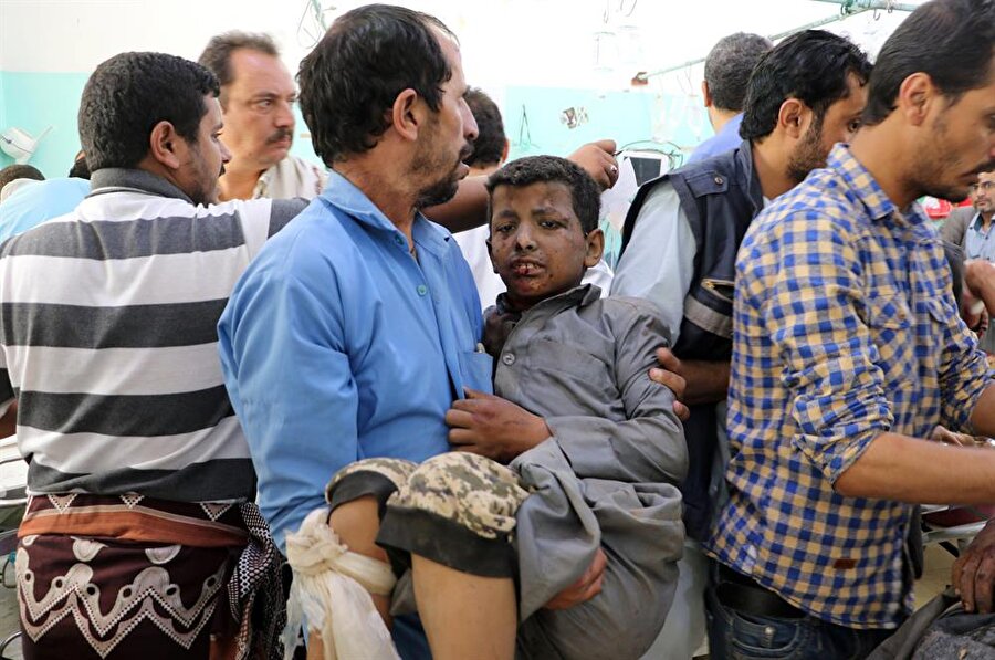 Suudi Arabistan öncülüğündeki koalisyon, Yemen'de çocukları taşıyan bir otobüsü bombaladı.