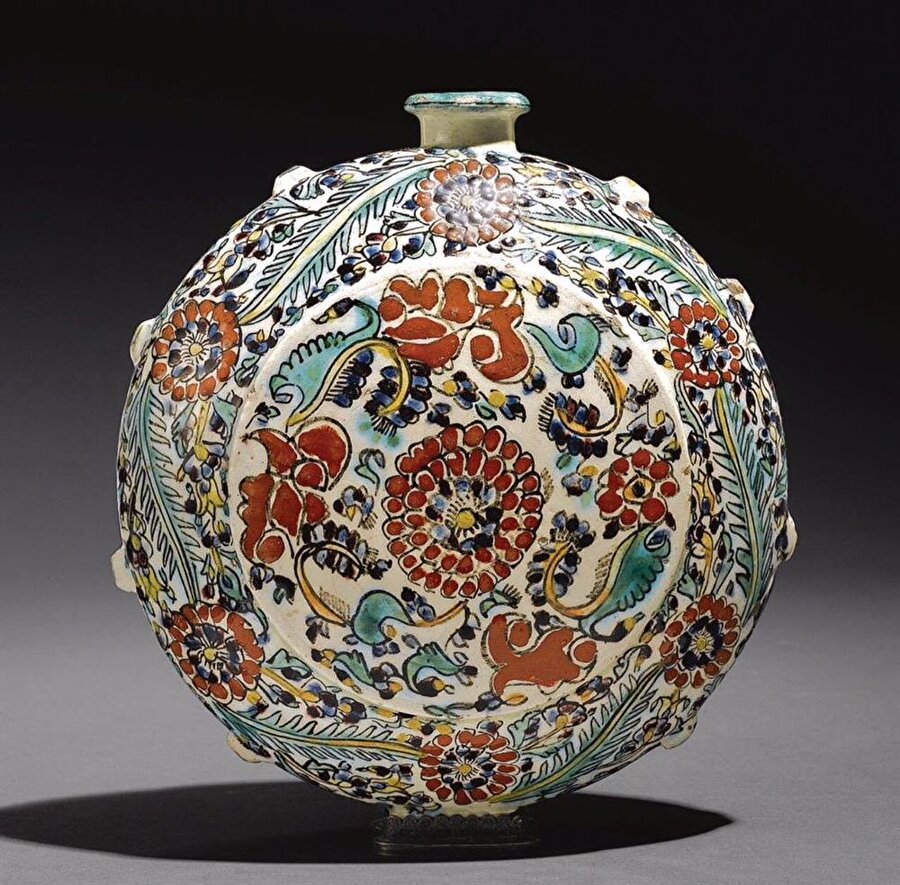 Kütahya çinisi hacı matarası, 18. yüzyıl