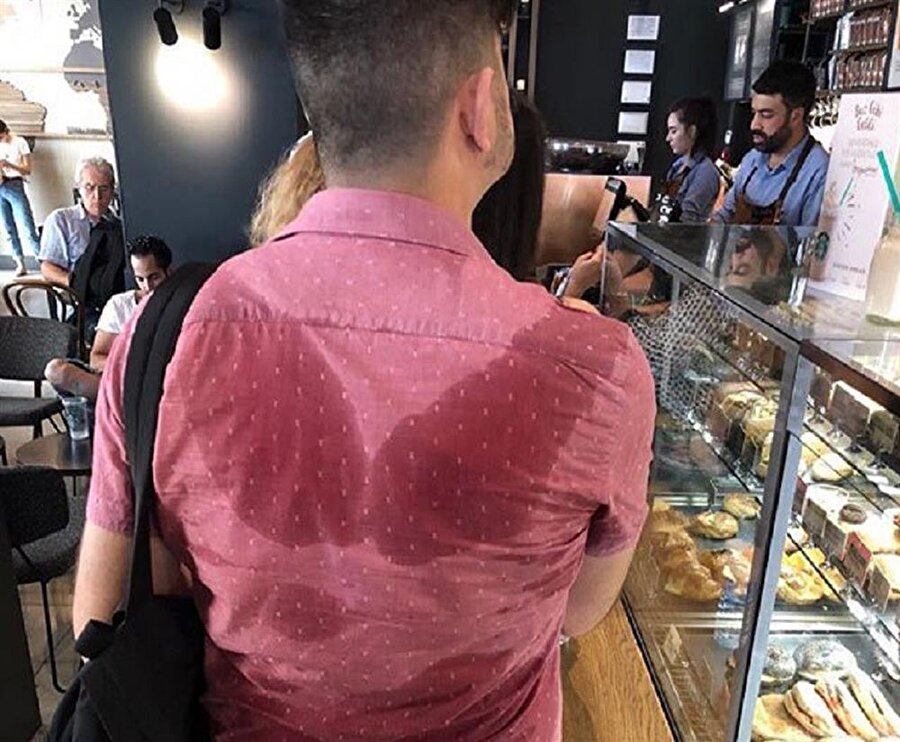 Starbucks’a girebilirim sırada da durabilirim kanatlarım var ruhumda bir de vayt çaklıt moka