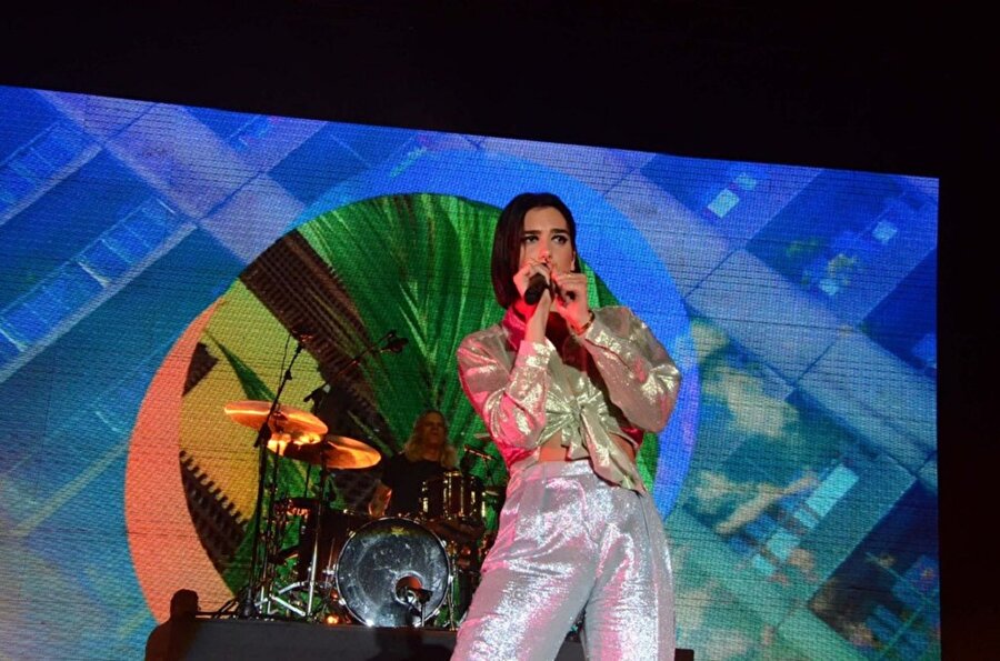 Dua Lipa