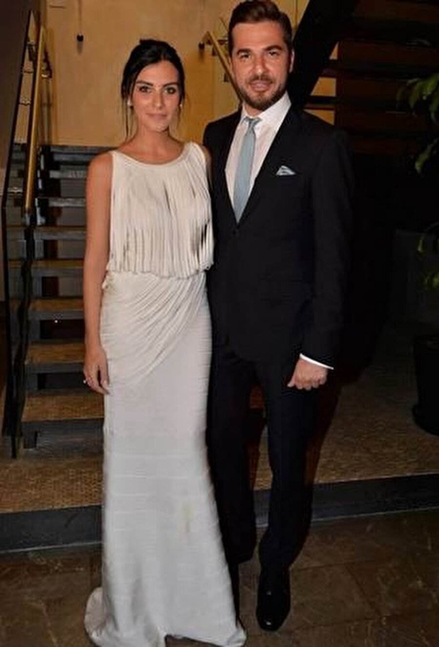 Engin Altan Düzyatan ve Neslişah Alkoçlar - Çubuklu