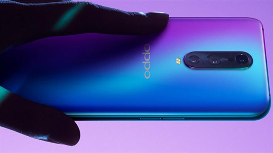 ​Oppo R17 Pro kalabalık geliyor: Üç arka kamera, çift batarya!
