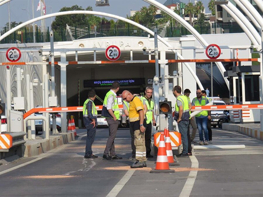 Trafik bir süre tek şeritten sağlandı.