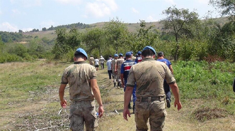 Şile Jandarma Komutanlığı ekipleri Komando Birlikleri ve AFAD ekipleri yaşlı adamı buldu.