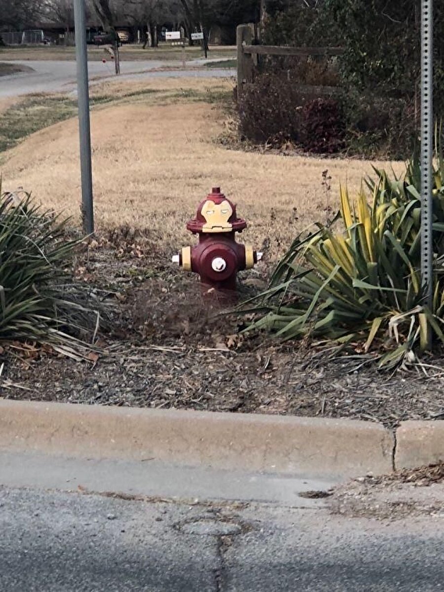 ​Iron Man yangın musluğu