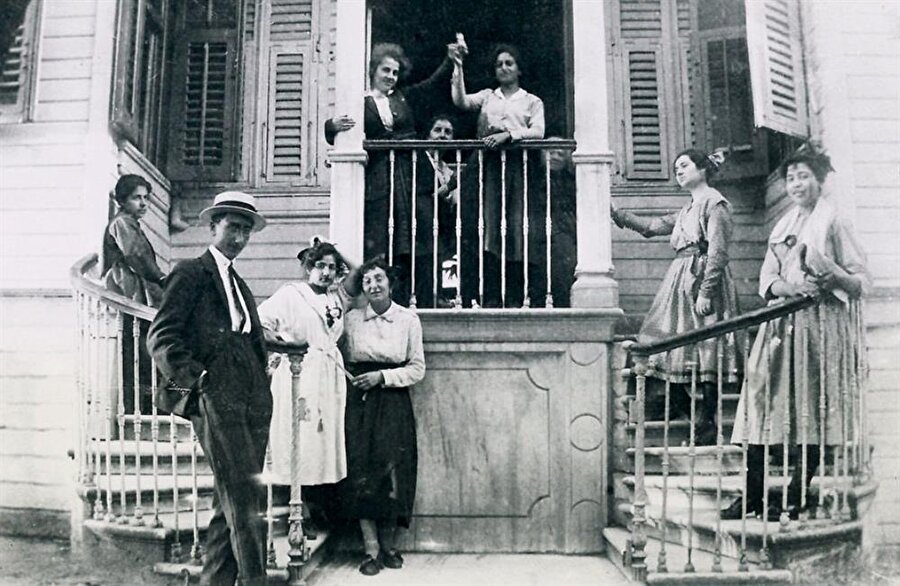Kınalıada'da yerel bir aile, İstanbul, 1890