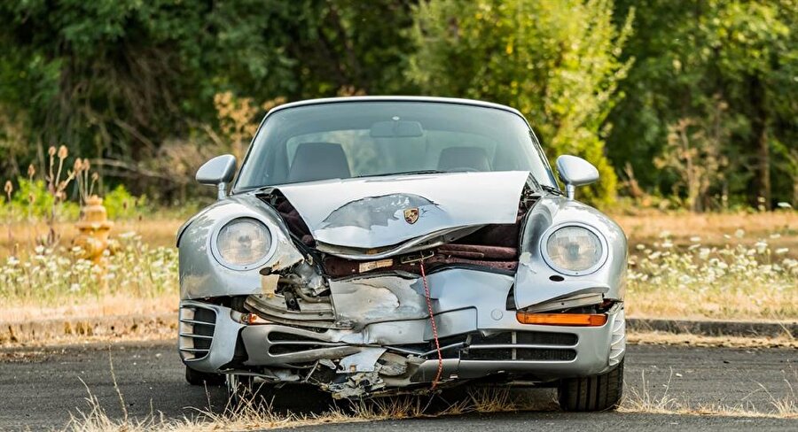 ​Pert olmasına rağmen yarım milyon dolar eden otomobil: Porsche 959!