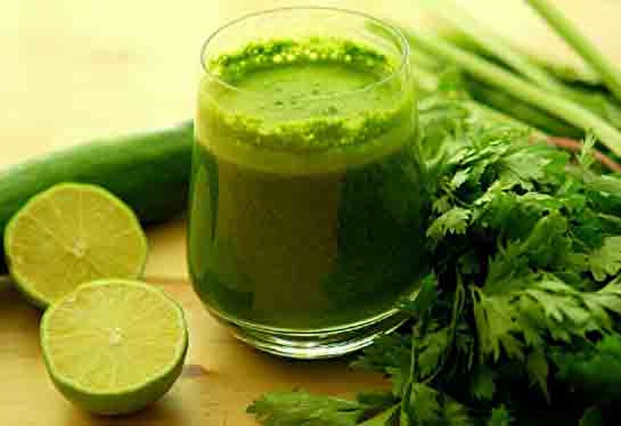 Kuru Maydanoz
(100      g) 
  
Kalori:      292 
  
Besin      Puanı:69 
  
İçerik:      Bor, Florür, Kalsiyum