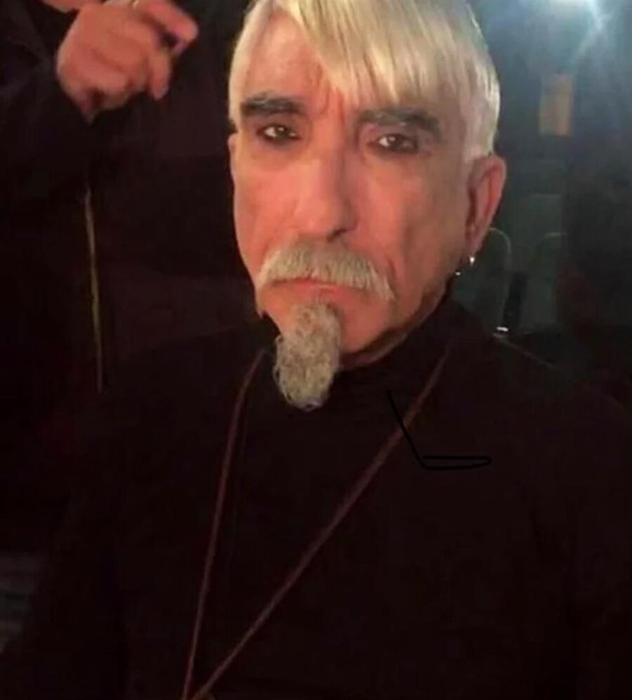 Büyü kitabımı getir Safiye