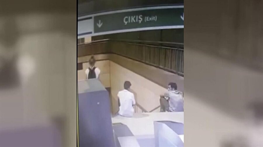 Görüntülerdeki 2 zanlı Güven Timleri Şube Müdürlüğü ekipleri tarafından enselendi.