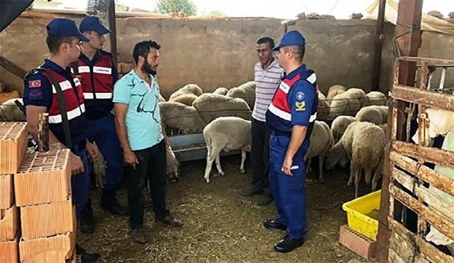Gözaltına alınan E.D. ve babası Y.D. hırsızlık malı alıp satmak suçundan adli makamlara sevk edildi.