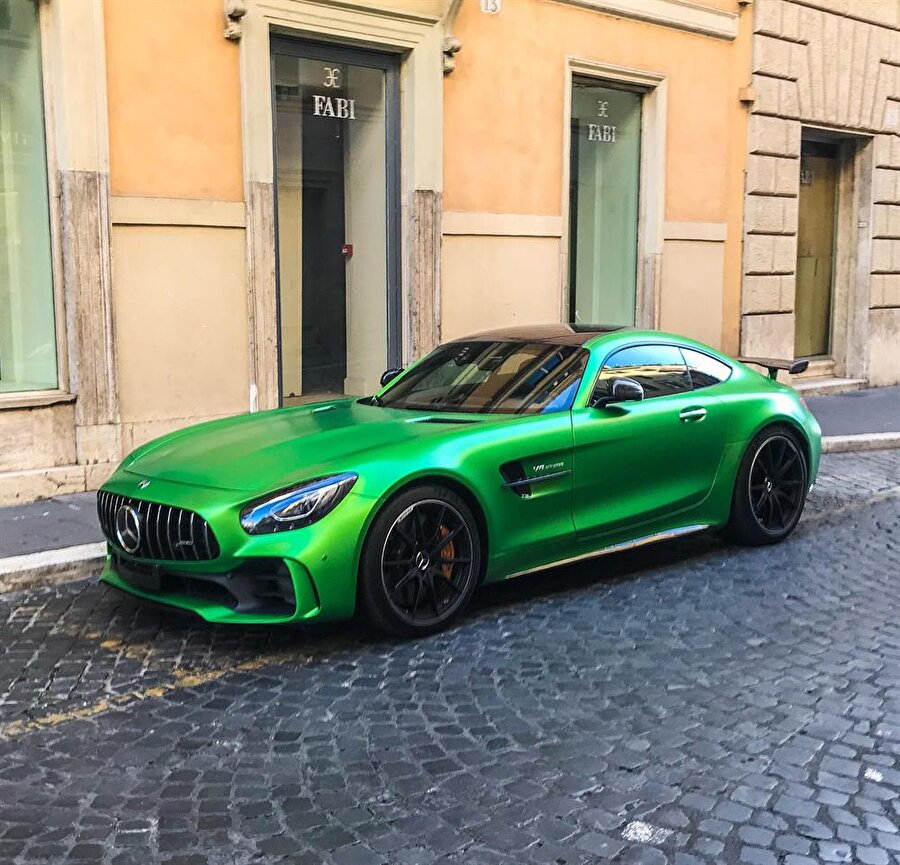Mercedes Benz AMG GT R