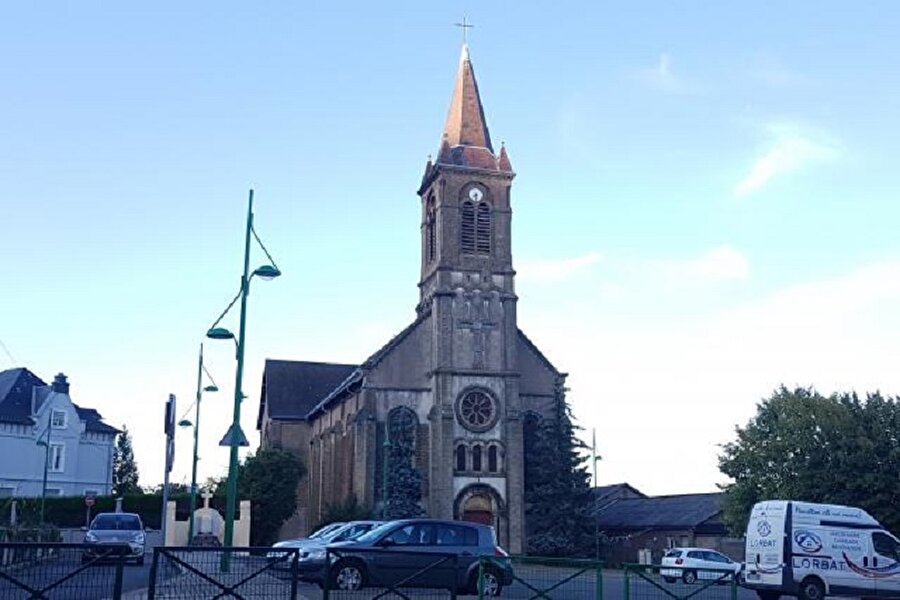 Saint-Jules Katolik kilisesi