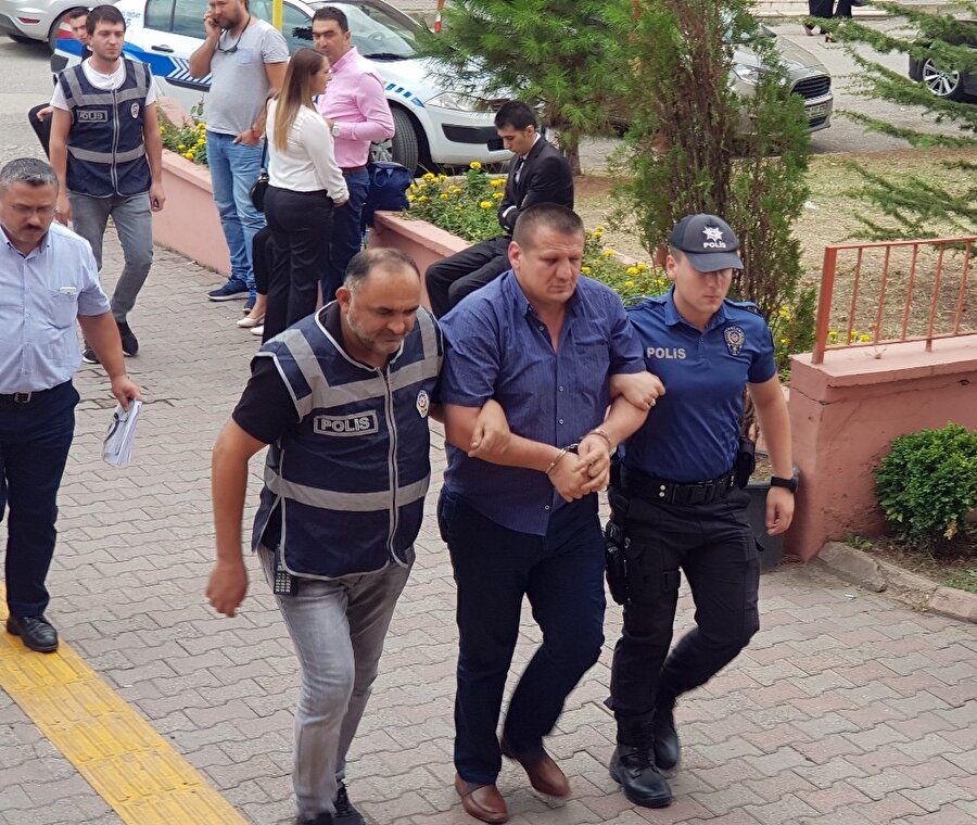 İsa C'nin 27 adet suç kaydının bulunduğu öğrenildi.