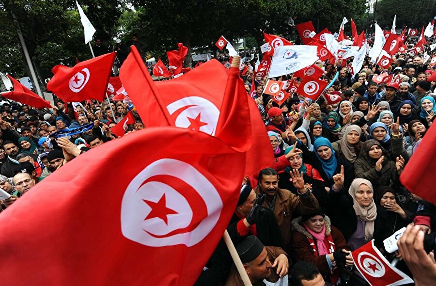 Tunus, Arap Baharı sürecinde diktatör yönetimden kurtulan ilk ülke olmuştu.