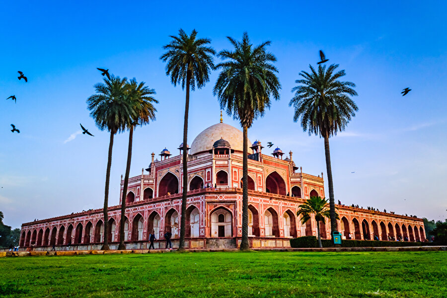 Hümayun Türbesi, Delhi'nin en önemli tarihi eserlerinden biridir.